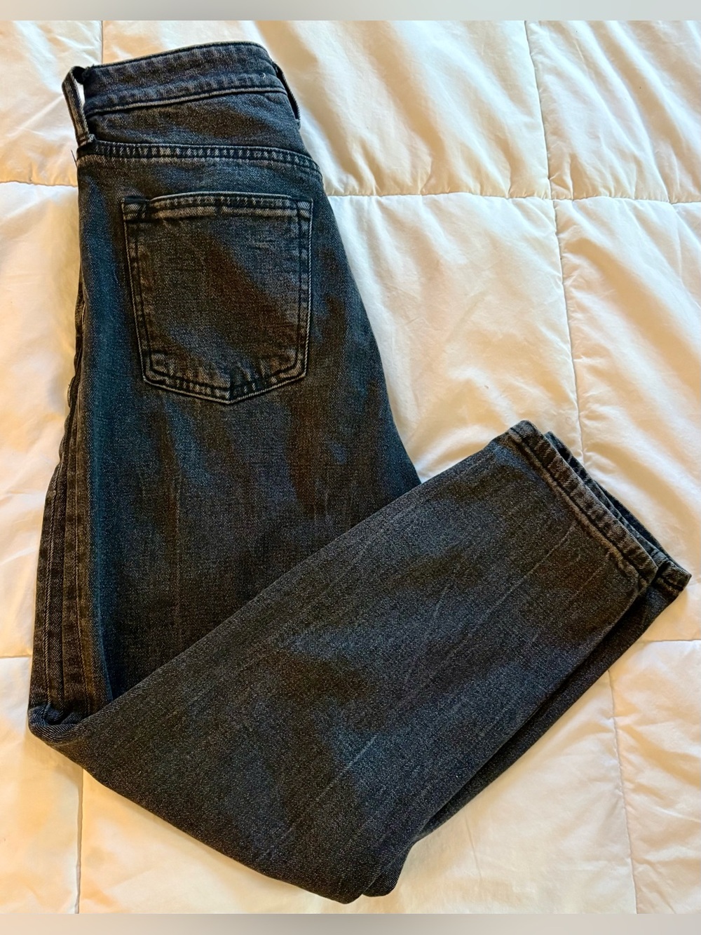 Abercrombie & Fitch Curve Love High-Rise Mom Jeans in Washed Black - Picture 5 of 12